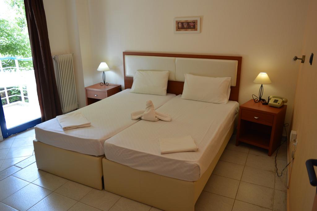 Hotel Eleni Paralia Dionisiou Zewnętrze zdjęcie