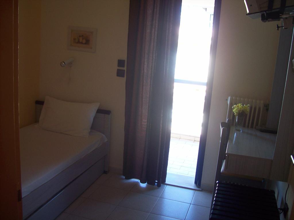 Hotel Eleni Paralia Dionisiou Pokój zdjęcie